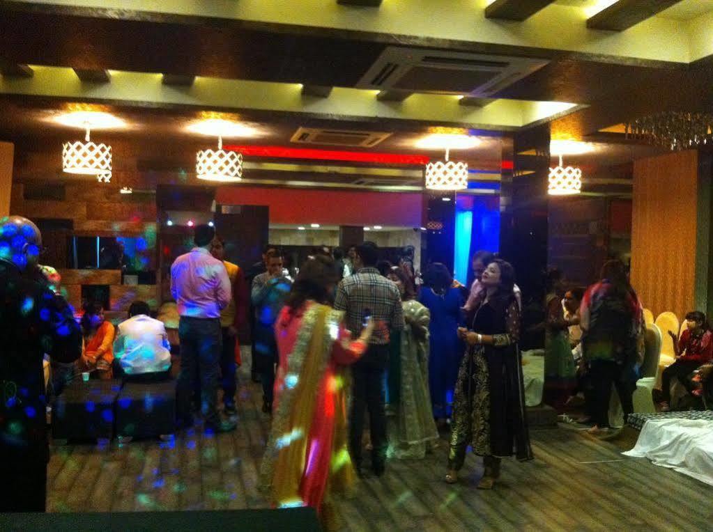 Beyond New Delhi Exterior photo